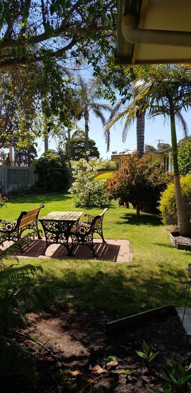 Lakes Entrance Holiday Units Aparthotel Exterior photo